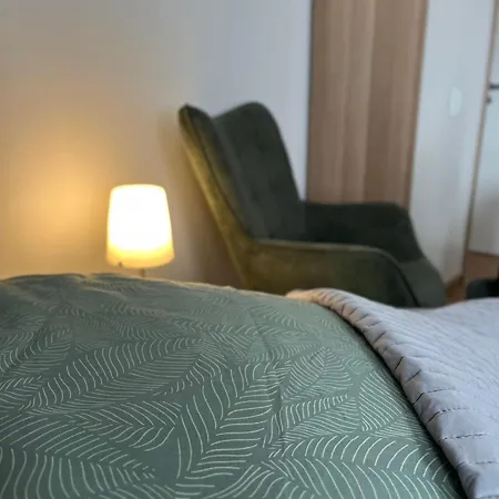 Moderne Und Barrierefreie Am Lene-voigt-park Innenstadt Stuck Und Style Reudnitz 아파트
