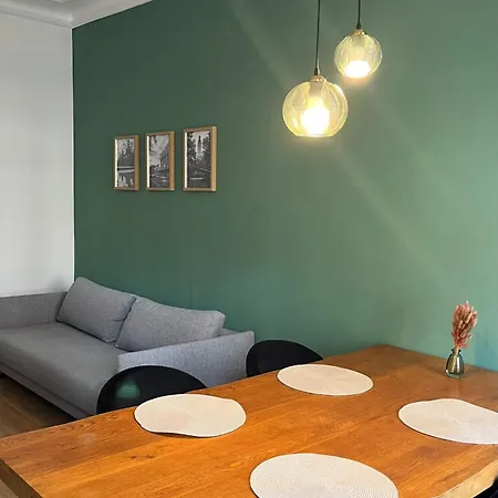 דירה Moderne Und Barrierefreie Am Lene-voigt-park Innenstadt Stuck Und Style Reudnitz *