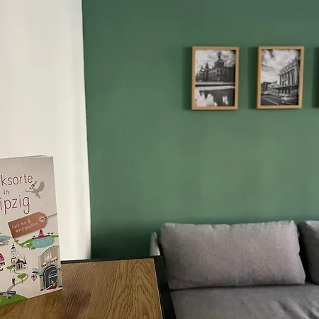 Moderne Und Barrierefreie Am Lene-voigt-park Innenstadt Stuck Und Style Reudnitz Apartment