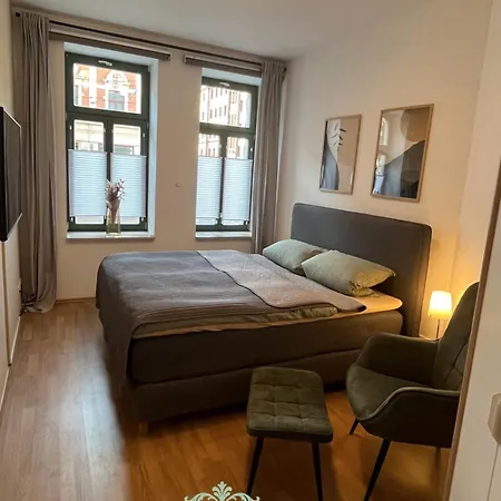 Moderne Und Barrierefreie Am Lene-voigt-park Innenstadt Stuck Und Style Reudnitz *
